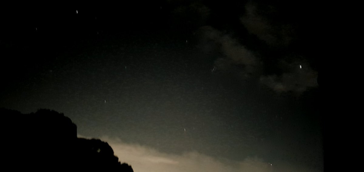 TomTegfan's tweet photo. @aurorawatchuk Nothing obvious here despite clear skies! NE Wales https://t.co/9dIFvcKGx7