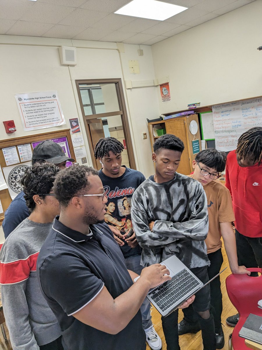 WYANDOTTE All-American Student-athletes working with Mr. Jones to get signed up for the October ACT Test✊🏿🏀