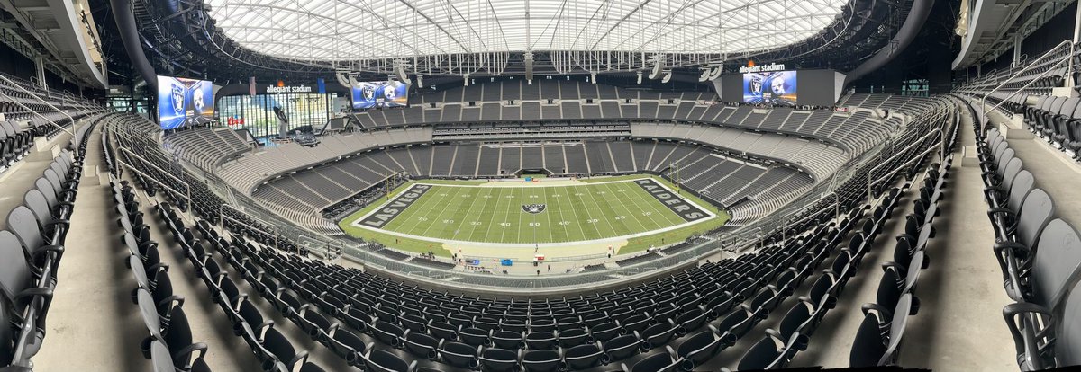 Chip3Baker's tweet image. 🏈 #NFL first #SNF on #NBC #Steelers at #LasVegasRaiders .. @EarlMorrell with 👏 📱 pics #IGottaGuy 👊