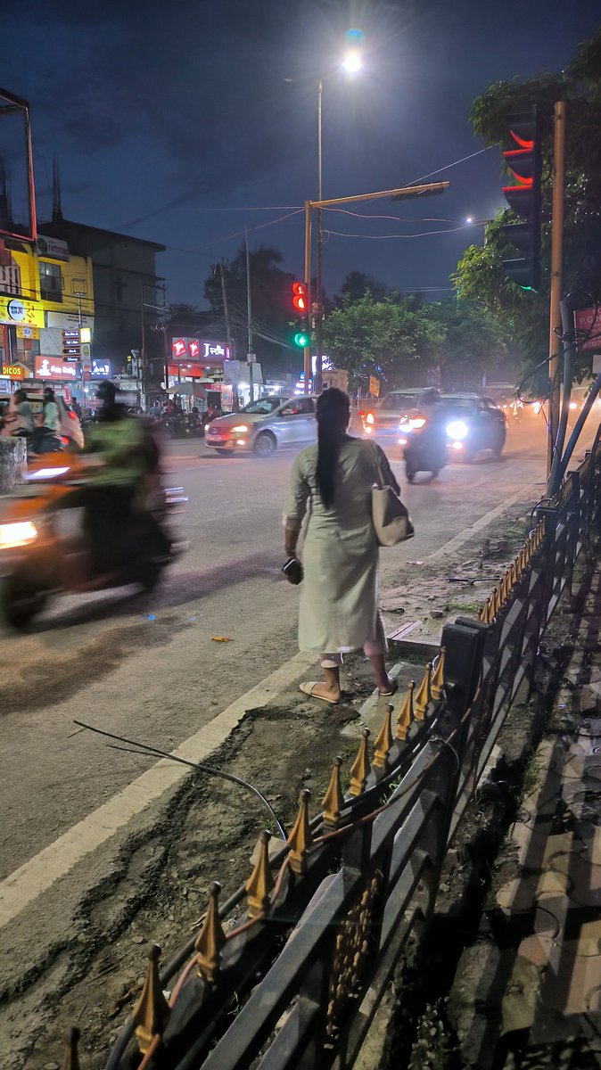 SIANG16's tweet photo. I requested this young lady standing at d crossing near Gauhati Commerce College 2 walk 2 the bus-stop just a few steps away.She refused and told me everyone boards a bus from every other place. So, why not from where she's waiting? 
Fair question! 
So who will bring the change? https://t.co/hvsdSLd7l9