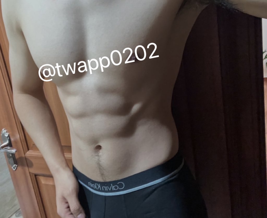 twapp0202's tweet photo. 翻出来一条黑色的 https://t.co/xNDznOqnex