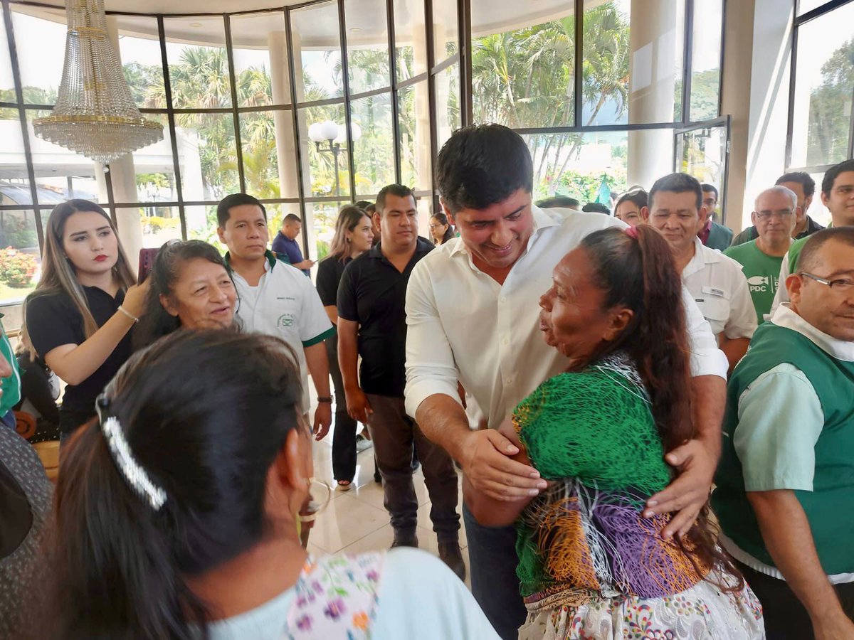 joseandreshsv's tweet photo. Hoy, con la bendición de Dios, el respaldo de nuestras bases a nivel nacional y el apoyo de los ciudadanos, asumo el reto como candidato a Alcalde de San Salvador Centro por la Nueva Democracia Cristiana. Este es el comienzo de una nueva era para #SScentro. #Uni2, lograremos un mejor San Salvador. #JoseAndres10SScentro 🙏🏼
