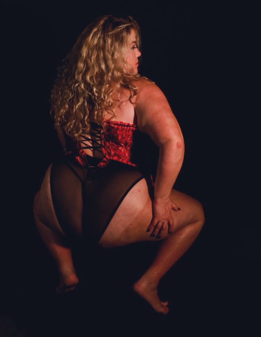 🍑 Monday BUMday! 🍑   💋💋💋💋💋💋💋💋  🔥 Link below.🔥 https://t.co/4RxXzlV2eS