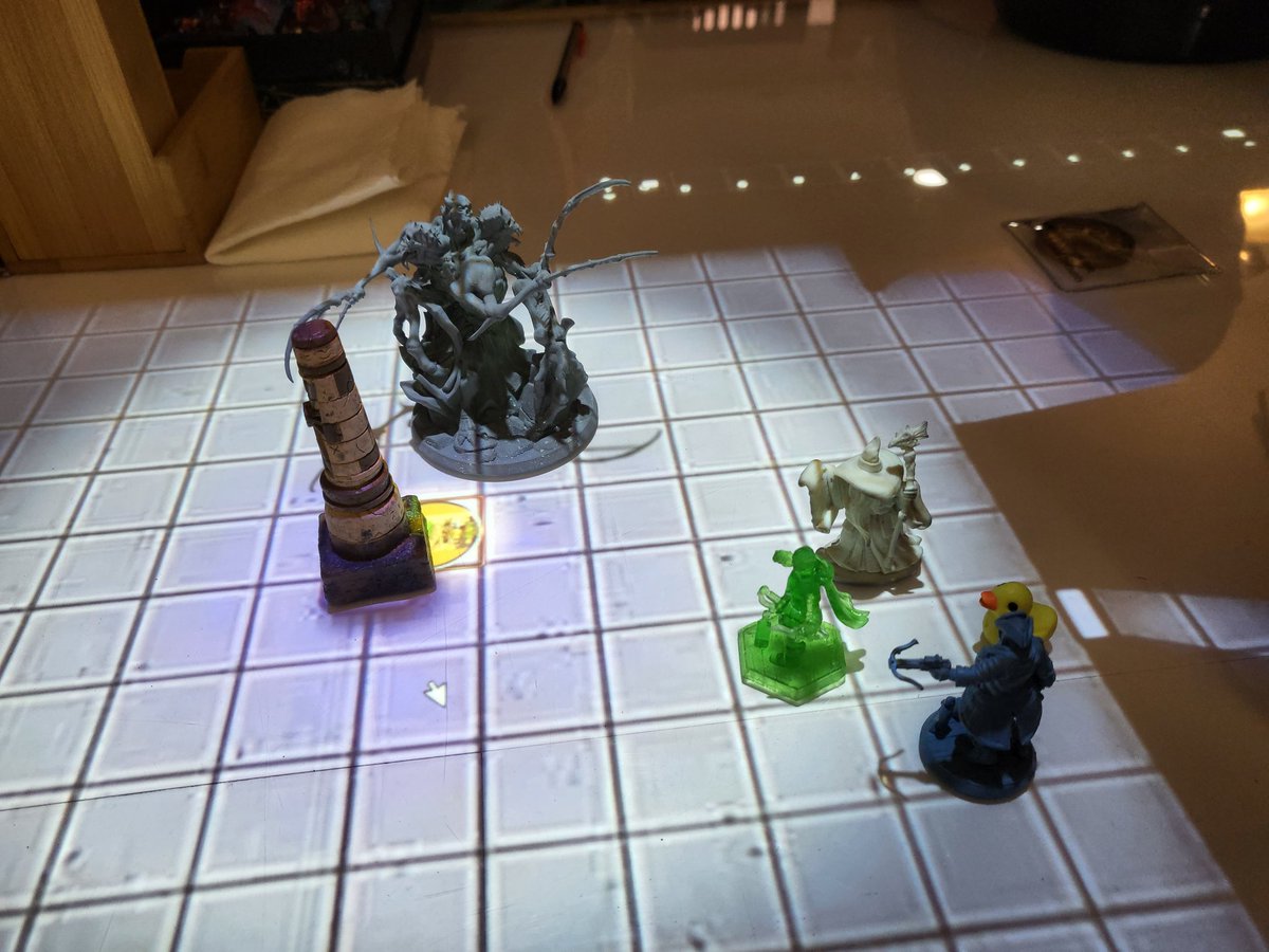 shellmoniz's tweet image. Finished a 3 year campaign tonight with a fight with a giant worm. As should all campaigns end :) and a fight with a 3 headed skeleton.