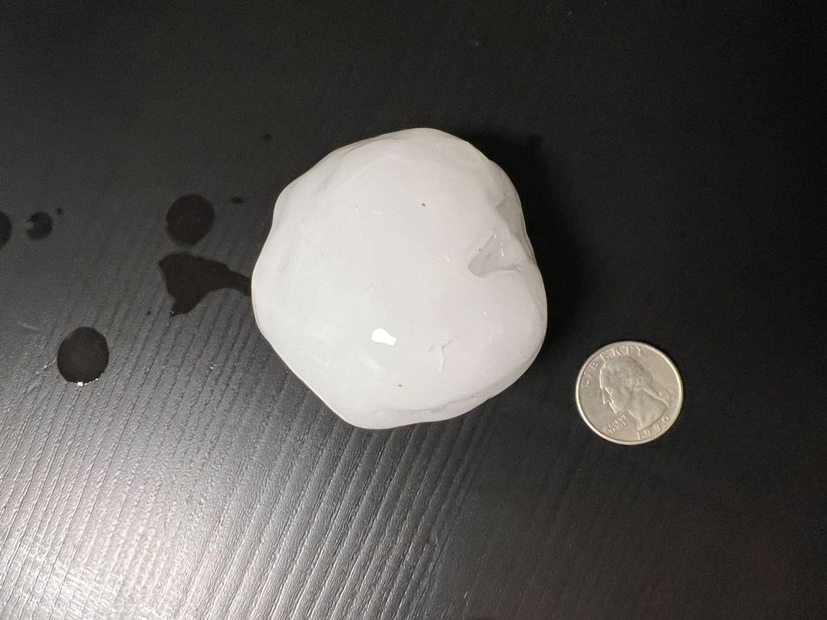 KXAN_News's tweet photo. Severe storms impacted parts of Central Texas tonight, including in central Austin, where these photos were taken. We've seen photos of both windshield and window damage from large hail. Did this happen to you? https://t.co/QHY8EAQfhr https://t.co/ELI5SH7n05
