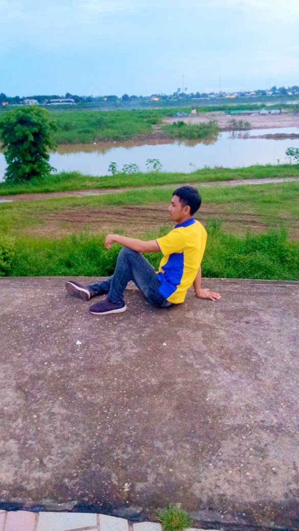ອ້າຍຄຳ tweet media