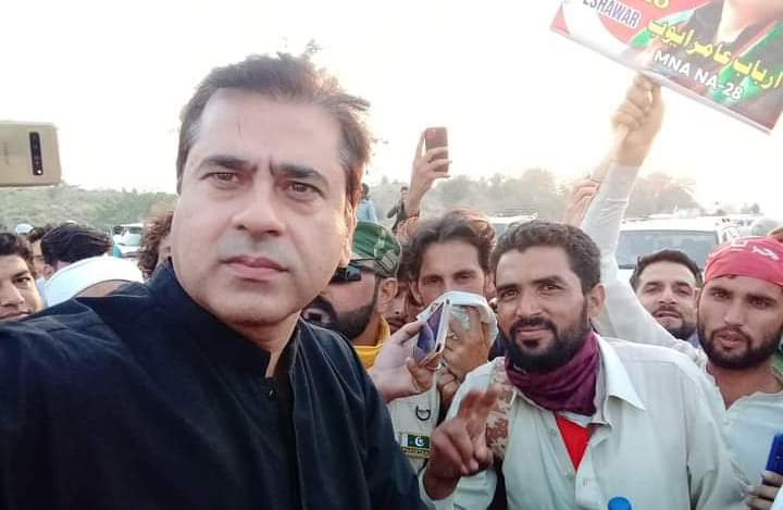 MubasherKathiya's tweet photo. Congrats Pakistanis imran riaz is Back
وی لوگ کو آنکھیں ترس گئی

#ImranRiazKhan https://t.co/OC4tJORHFX