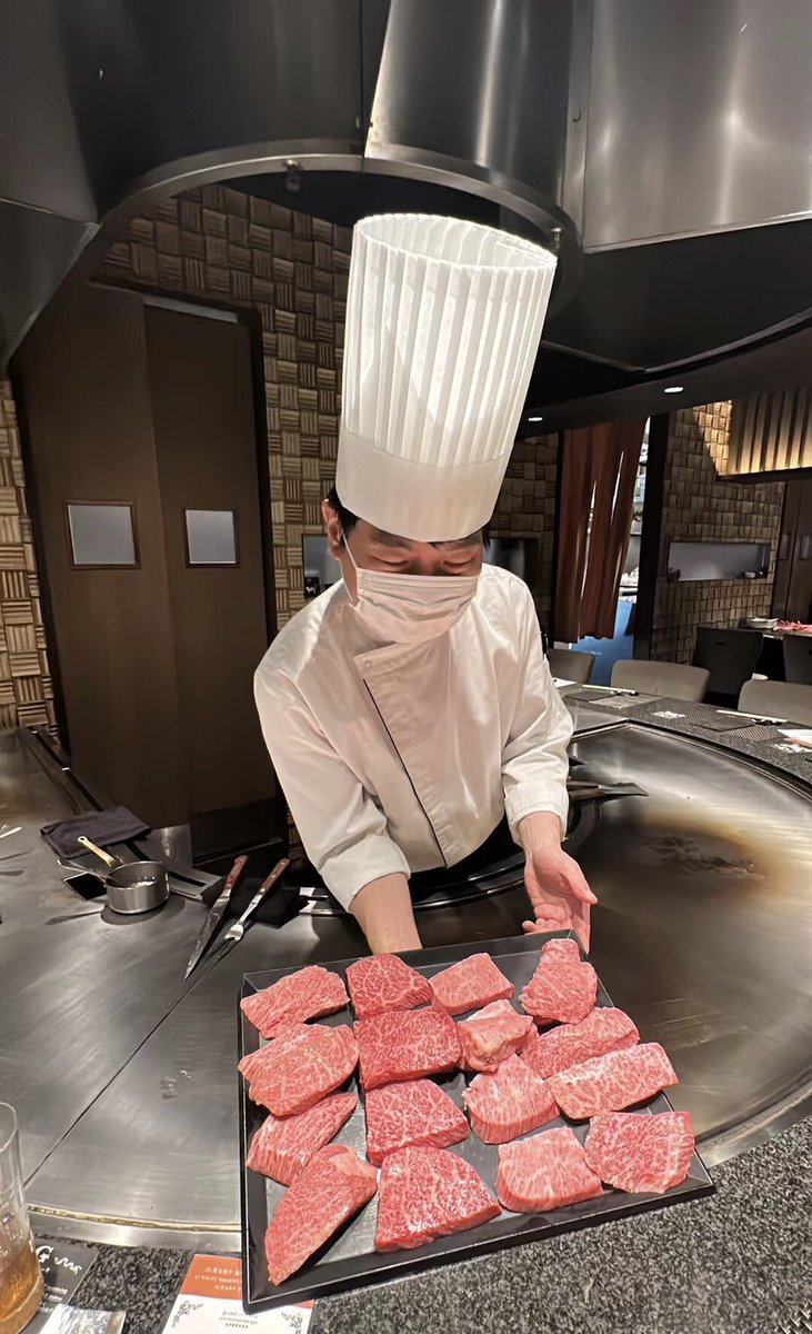 brituroman's tweet photo. 日本東京銀座A 5和牛の鉄板焼き

#和牛
#ステーキ https://t.co/SyPWh5OAUe