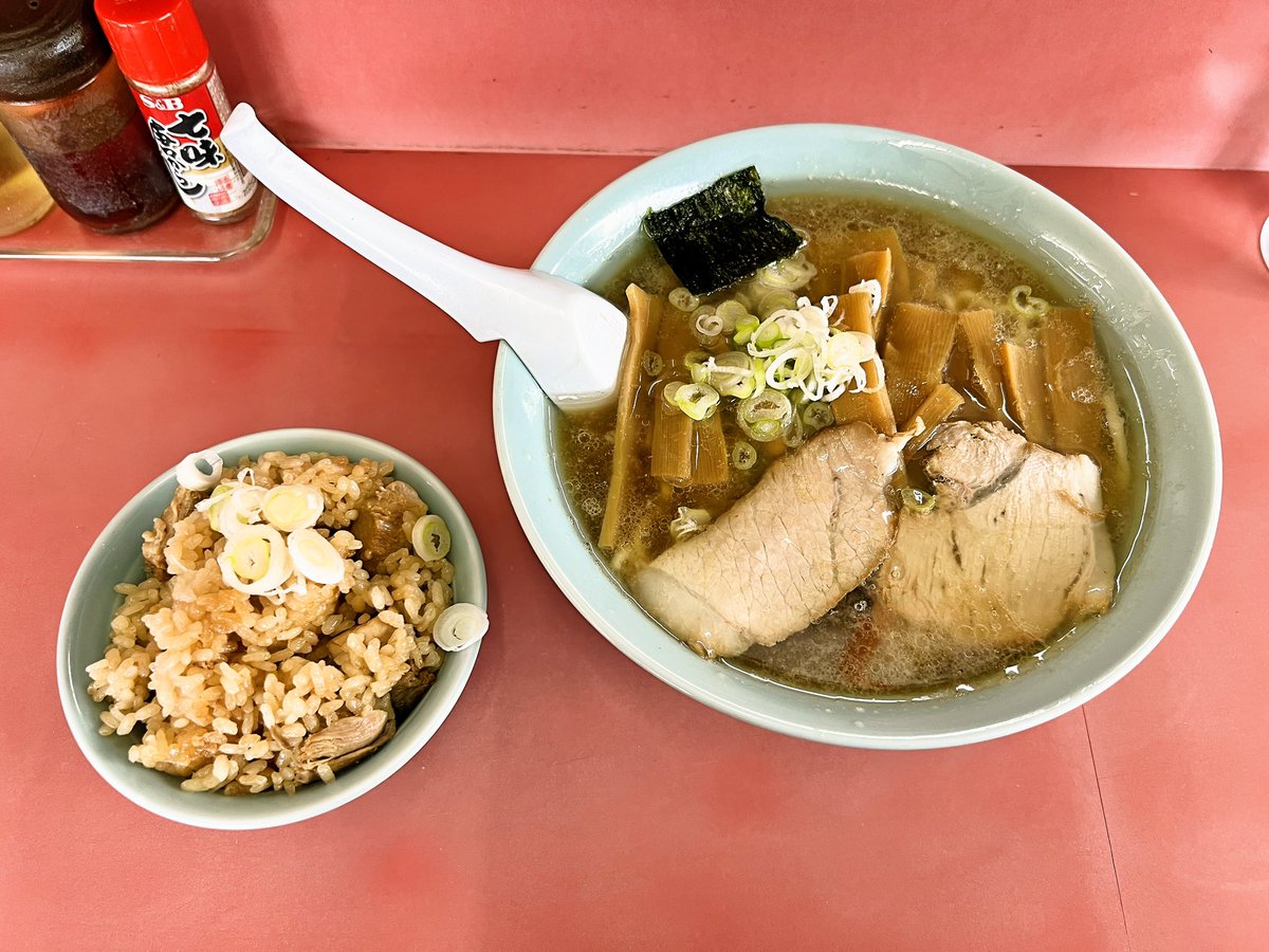echidonchirimen's tweet photo. ニューハルピンにて
めんまらーめんとぶためし
今日も美味しくいただきました😊
#ニューハルピン
#HALPINIST
#カサハラモータース
#NAOETSU_CITY_PUNKS
#60laps https://t.co/0PTWLDtgLe