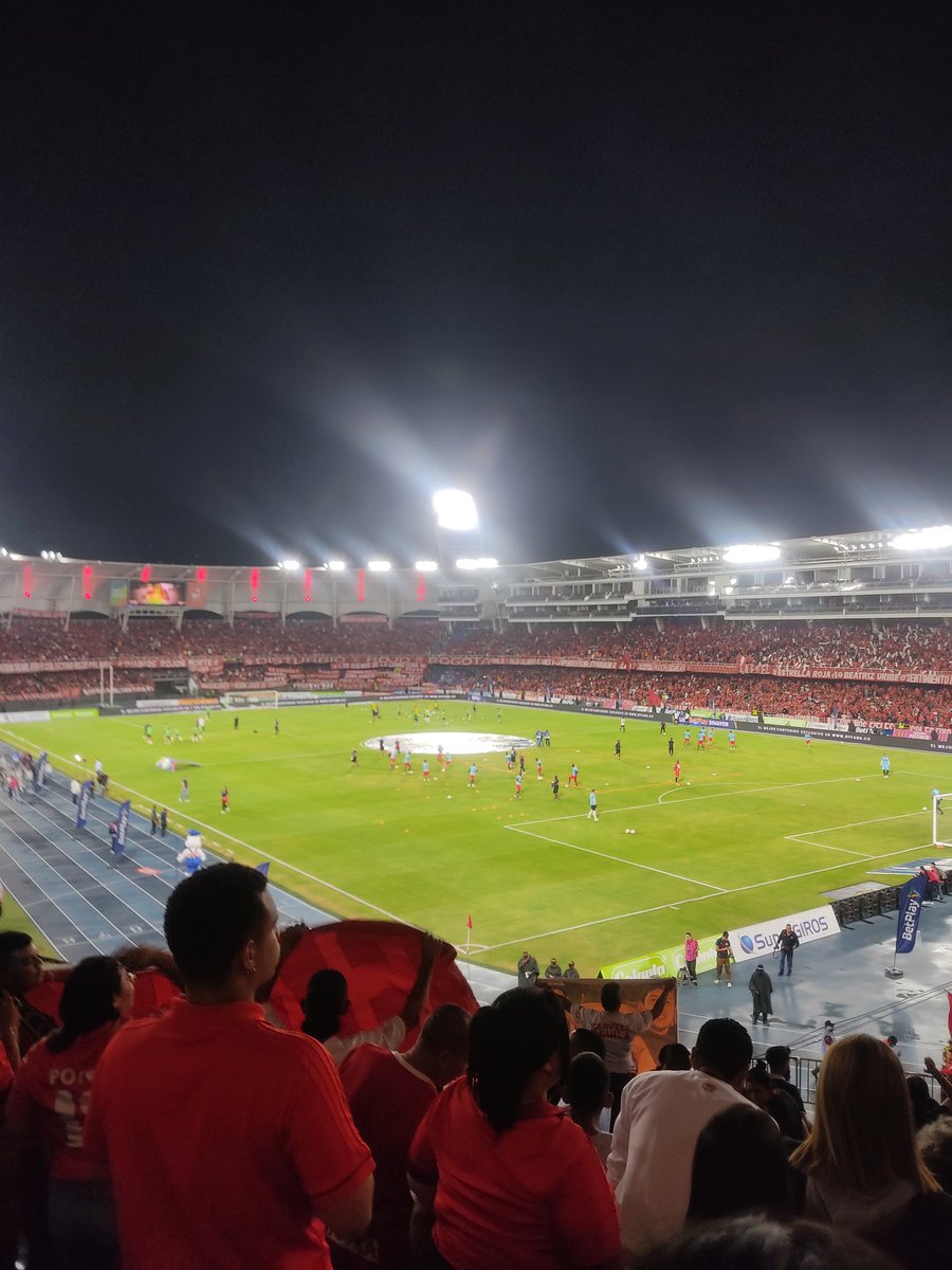 andrestar24's tweet photo. Con la gente de siempre 🔥🇮🇩 🎺 @AmericadeCali https://t.co/PSzLc9Bxwo