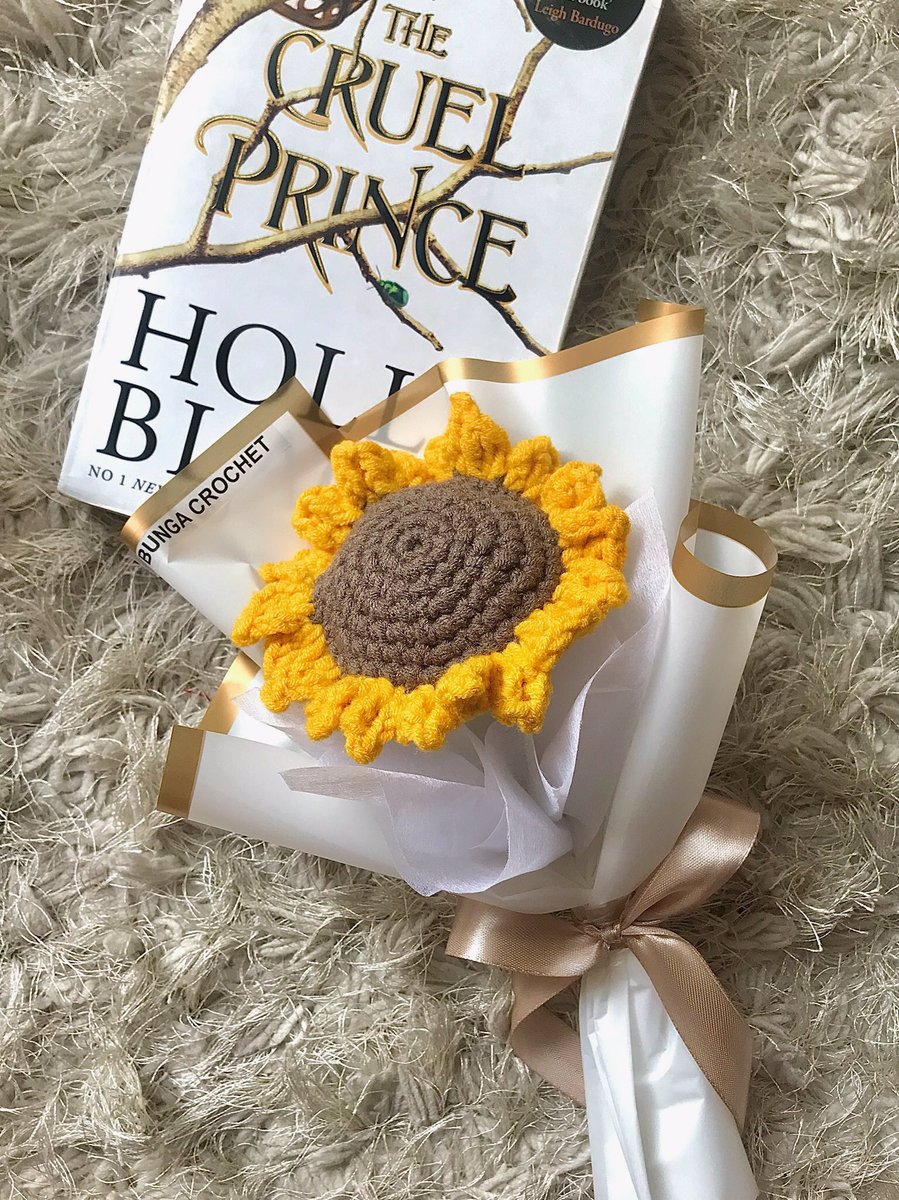 lovelyyanissa_'s tweet photo. Anyone nak crochet sunflower bouquet for free? I nak bagi dekat one lucky person, ada customer yang minta i bagi dekat sesiapa 

If anyone nak follow me and comment lah apa2❤️ i pilih randomly dekat comment https://t.co/F8WDcW9hG5