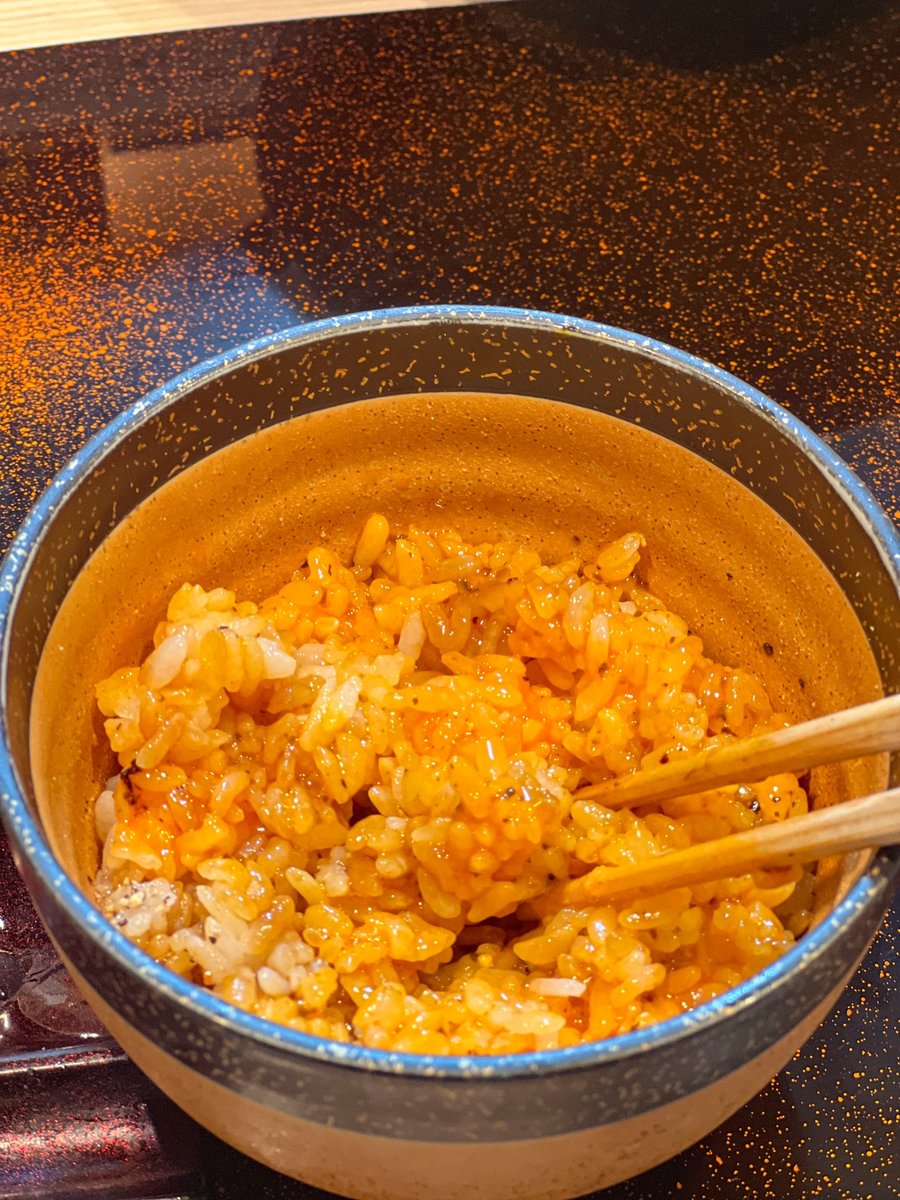 ramcherrytar's tweet photo. 🍜百名店の称号を獲得したことがあり、しかも毎日ほぼ行列！！12時頃に着きましたが、20分ほど並んで入場しました
‼️AゾーンとBゾーンが並んでいます。Aさんのような行列は大型メニューに並ぶとB区に並ぶ。超えてから並ぶと店員にBエリアの最後まで並び直すように言われる可能性がありま
. https://t.co/FXpTXzmcdr