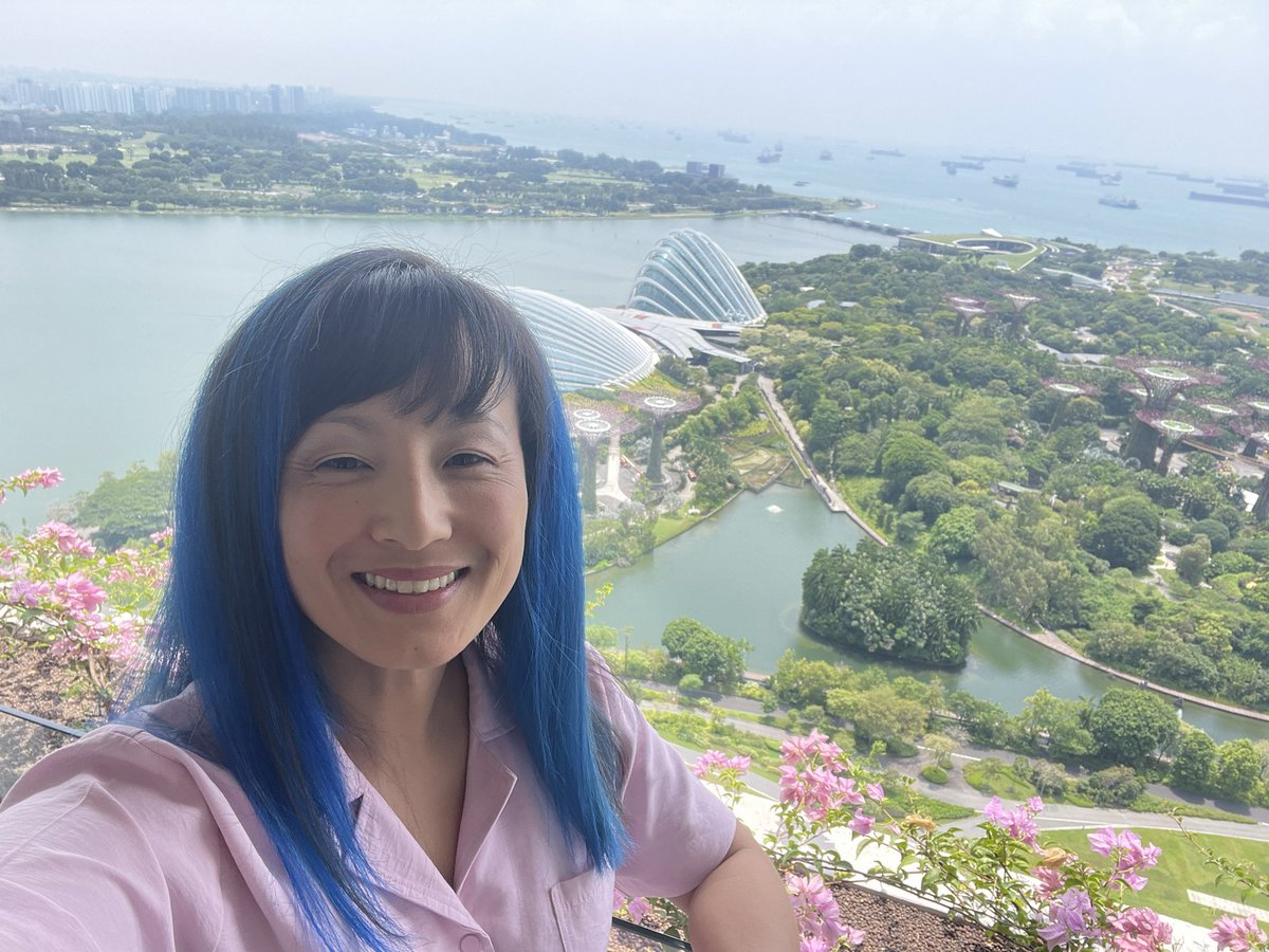 BettyJunod's tweet image. Ready for #VMwareExplore and #SpringOne Singapore 😁