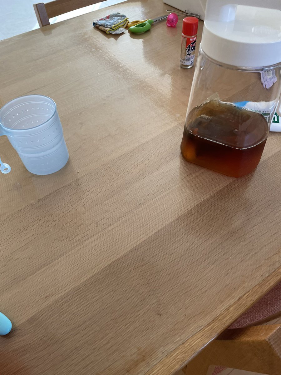 rikoshikena's tweet photo. おいおい。仕事行く前にお茶飲んでそのままかい。しまえよ。 https://t.co/AKEh1vpU7J