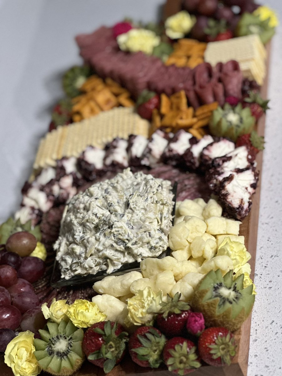 We love making your charcuterie dreams come true!
#charcuterieboards #weddingfood #birthdayfood #prom #events #goodfood #foodisart #nba #nfl