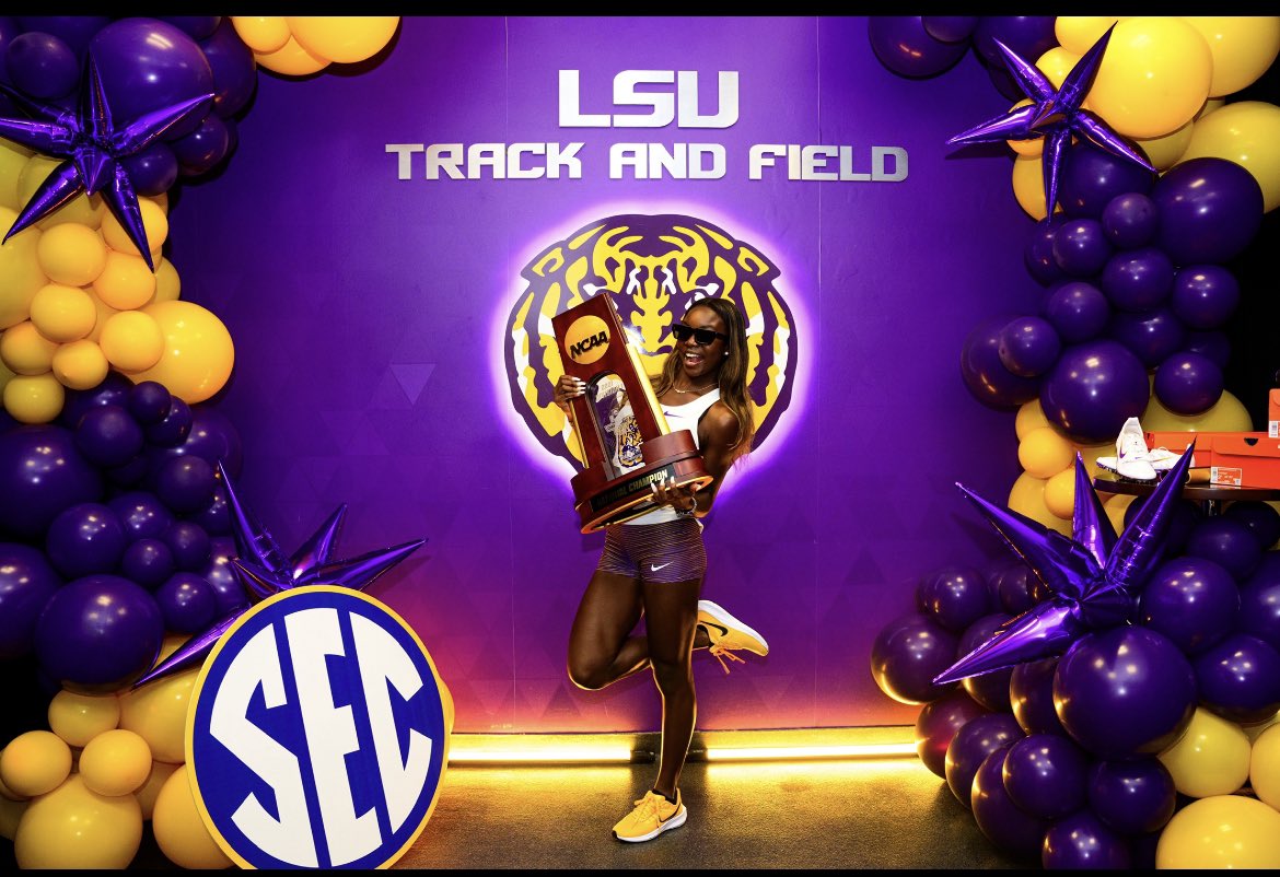 jbray2024's tweet photo. Thank you @HoustonFranks1 and the @LSUTrackField family for a great official visit🐯💜
@CaleraRecruit
#zoobray #GeauxTigers #thaboot #SEC #notcommitted https://t.co/fbUKxANPB8