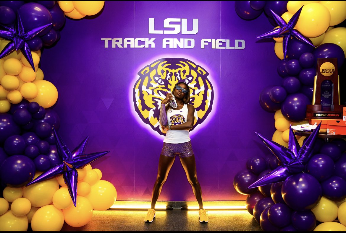 jbray2024's tweet photo. Thank you @HoustonFranks1 and the @LSUTrackField family for a great official visit🐯💜
@CaleraRecruit
#zoobray #GeauxTigers #thaboot #SEC #notcommitted https://t.co/fbUKxANPB8
