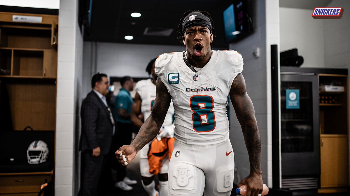 MiamiDolphins's tweet photo. This team >>>>>>>>> https://t.co/vc7s54dNL1