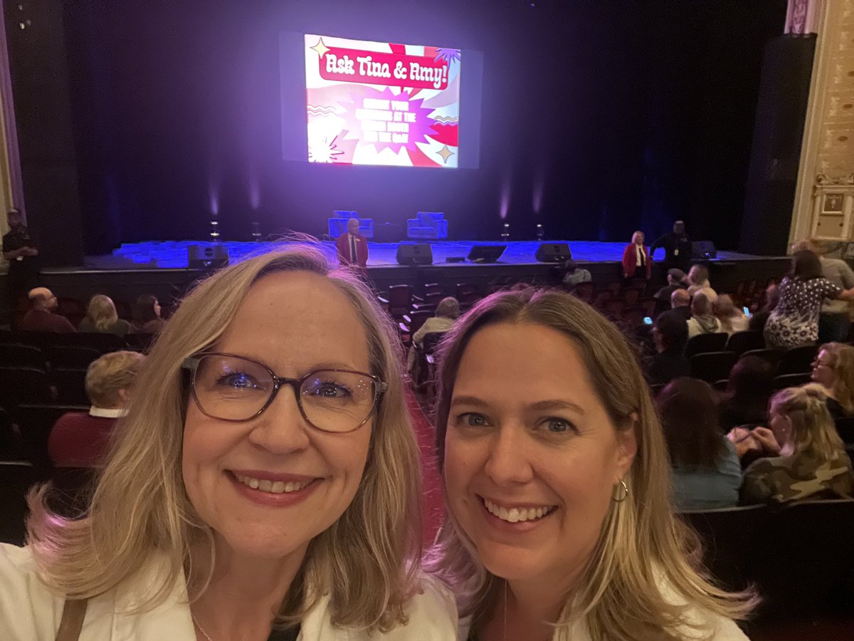 _steeltheone's tweet photo. Let’s go @TinaAndAmy! Weekend Update laughs with my sister @playhousesquare #restlesslegtour #sisterfun @amypoehlerorg @TinaFeyNet https://t.co/egiY4QQODF