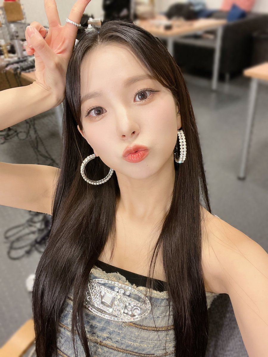 official_kep1er's tweet photo. 우리 이따 봐요❤️

#최��진 #YUJIN
#Kep1er #케플러 https://t.co/XU7uWEHJM8