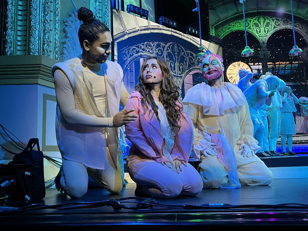 Karla Mola tweet media