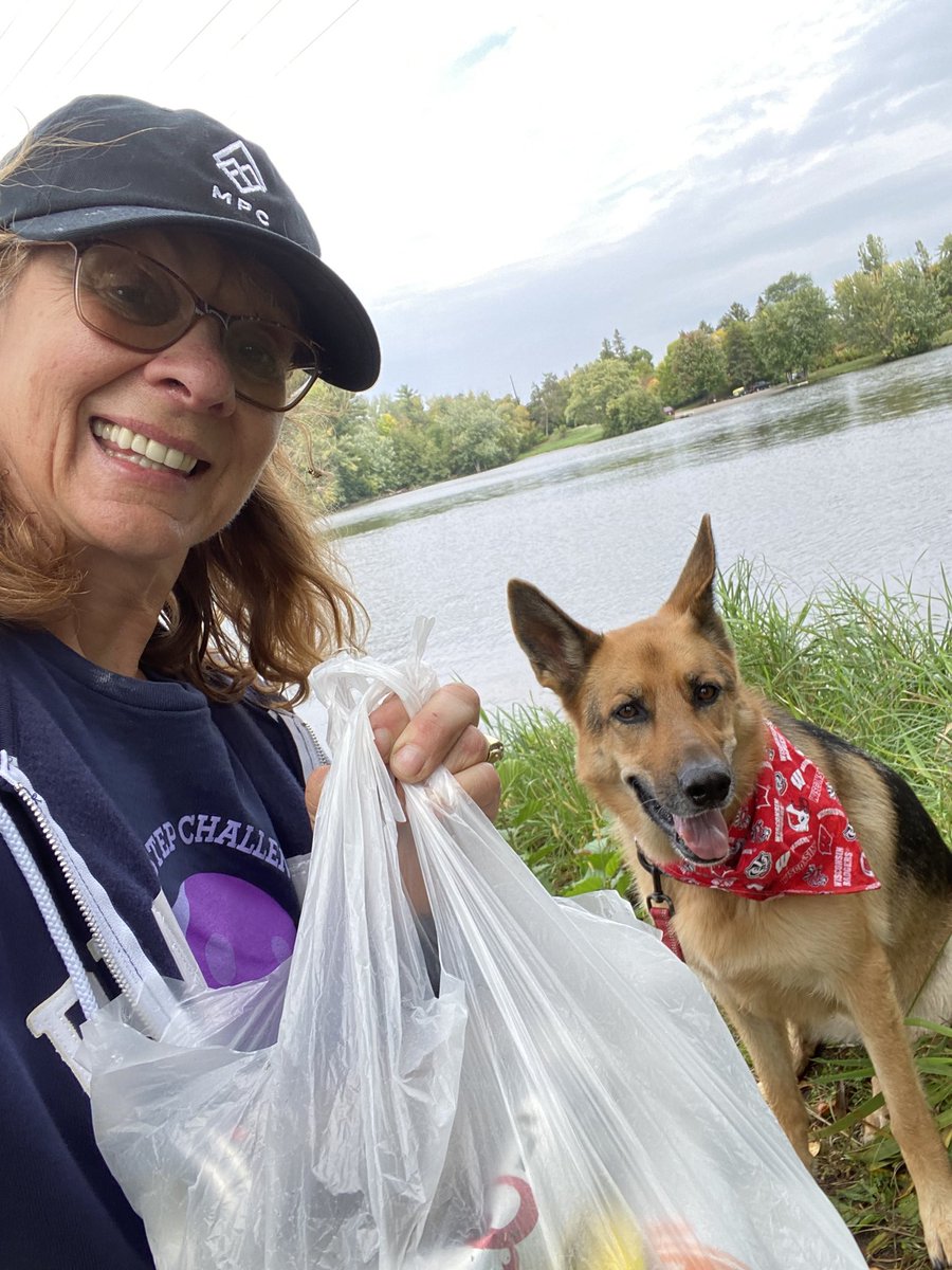 YoSkiSomo's tweet photo. @SamHeughan Yup!   My Peaker pet and I went out today!   @OurOcean 🌙🚀👟💜🌊 https://t.co/Cwlnfml2VK