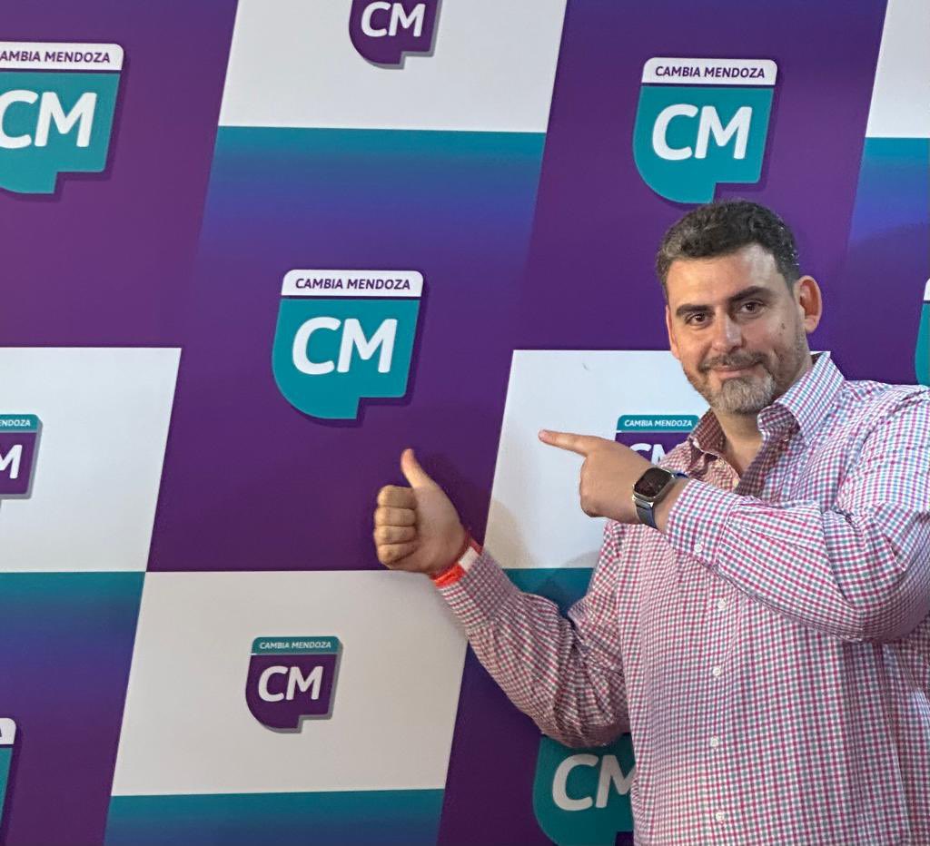 MartinKerchner's tweet photo. Gracias Mendoza 🙌💜
#CornejoGobernador
@FrenteCambiaMza https://t.co/dtFwxyhfyQ