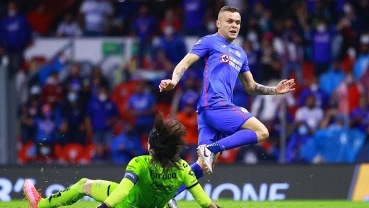 hugo_rm93's tweet photo. De ellos es la 9novena estrella, no de Víctor Velázquez #Cruzazul https://t.co/eD9Bc4hu2X
