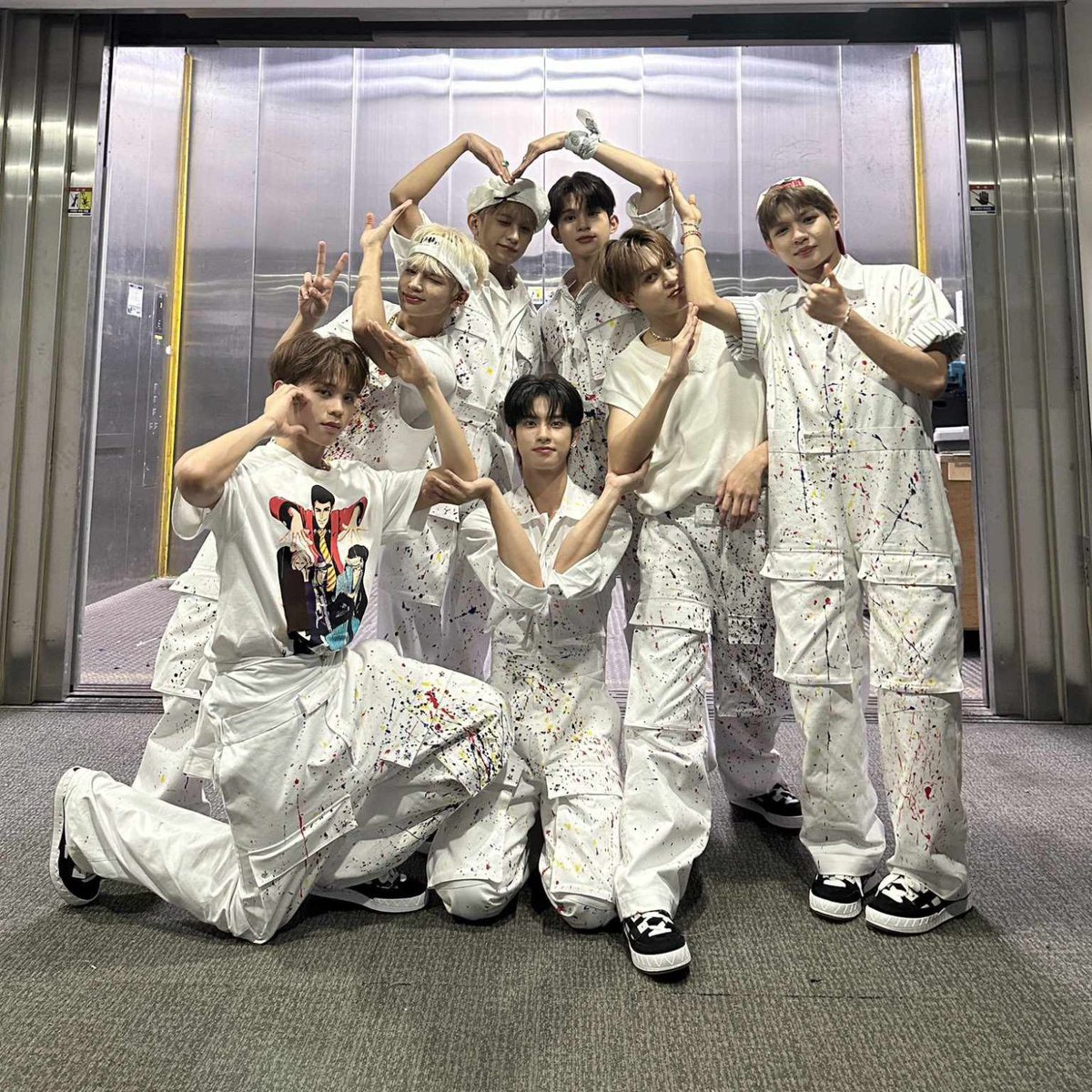 patolotazil's tweet photo. Try group idol kooky.
I nominate #HORI7ON for the perfect idol featured in a Boba Tea Ad! #KookyVoting #BobaTeaAdModel #KookyGallery https://t.co/iYGSGz1V5i