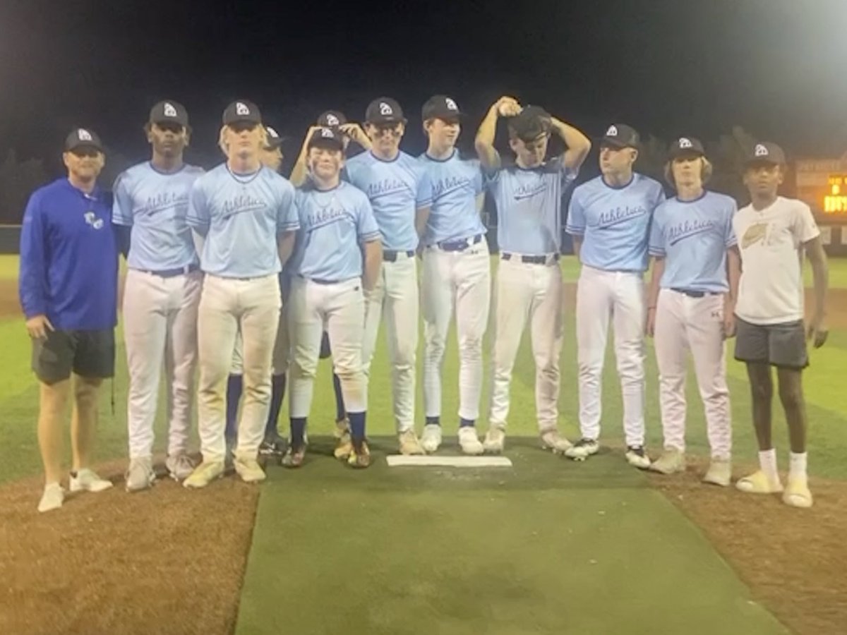2DsportsbsbTN's tweet photo. 🏆 Nashville Fall Show 🏆

Underclass Division:
🥇- @Bc_Athletics_ - Orr

#2DNashville https://t.co/FU4pvWo9z2