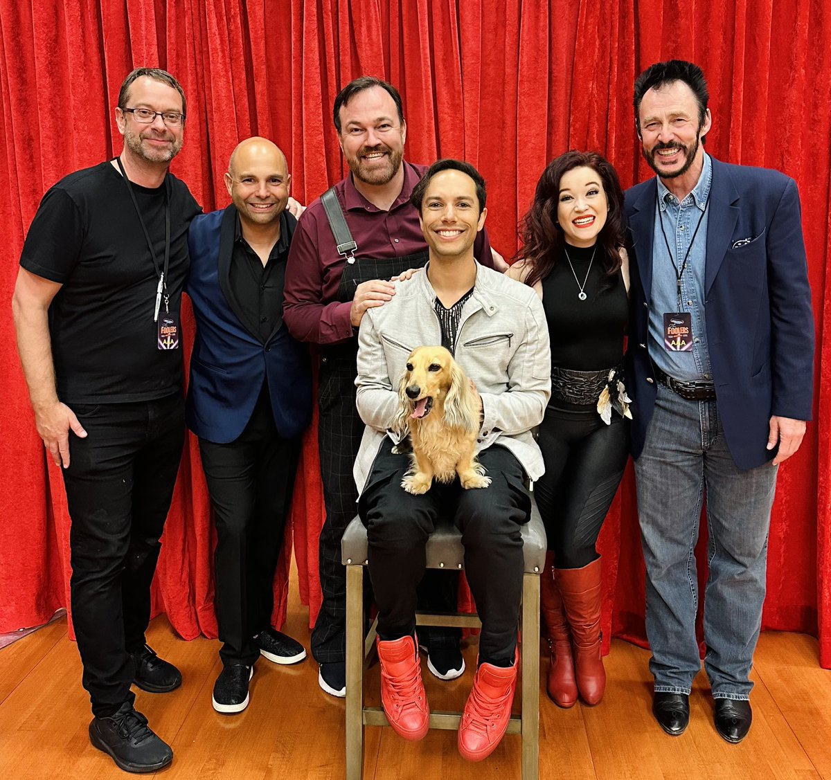 I can’t tell you the joy this photo brings me!!!! <a href="/LanceBurtonMM/">Lance Burton</a>  <a href="/FoolersLive/">Foolers Live</a>  <a href="/vinnygrosso/">Vinny Grosso</a> @MindNoodler <a href="/alexramonmagic/">Alex Ramon</a>  @theskypac