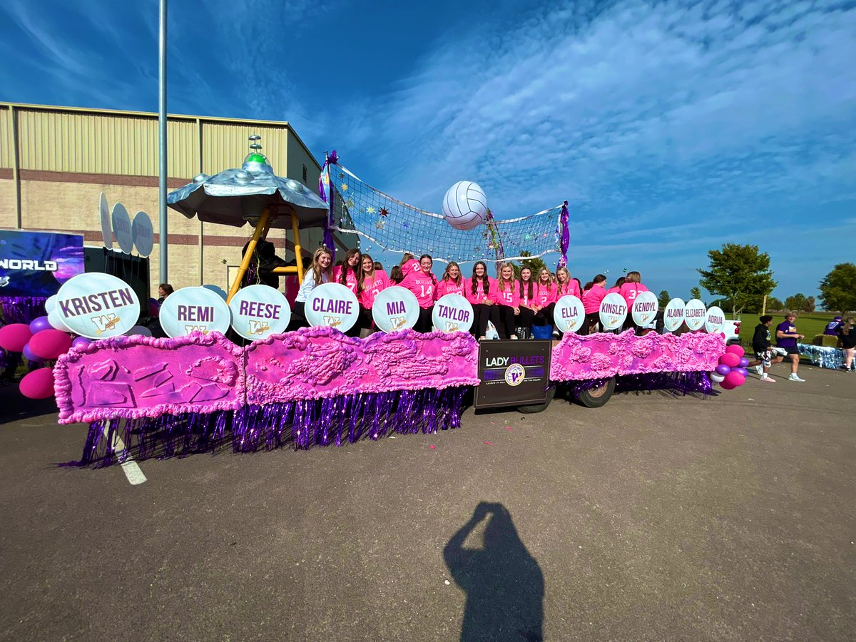 bullets_vball's tweet photo. Happy homecoming week, Bullets Nation!! A big shout out to Deb Larson and Leslie Schleyhahn and all the other volunteers who put so much work into our amazing float! Be sure to go vote for the Bullets vball float on the Boosters Facebook page!! https://t.co/34gJiggMvZ