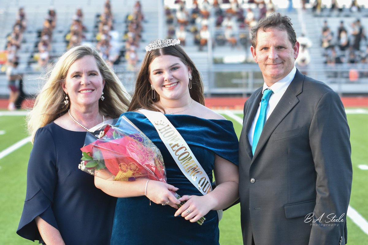 basteelephotos's tweet photo. Friday Night Lights - Cen10 Hoco edition!  A very full gallery of sun kissed pictures have been published! 

https://t.co/uSoZwus7Wv https://t.co/BgElyfwxd4