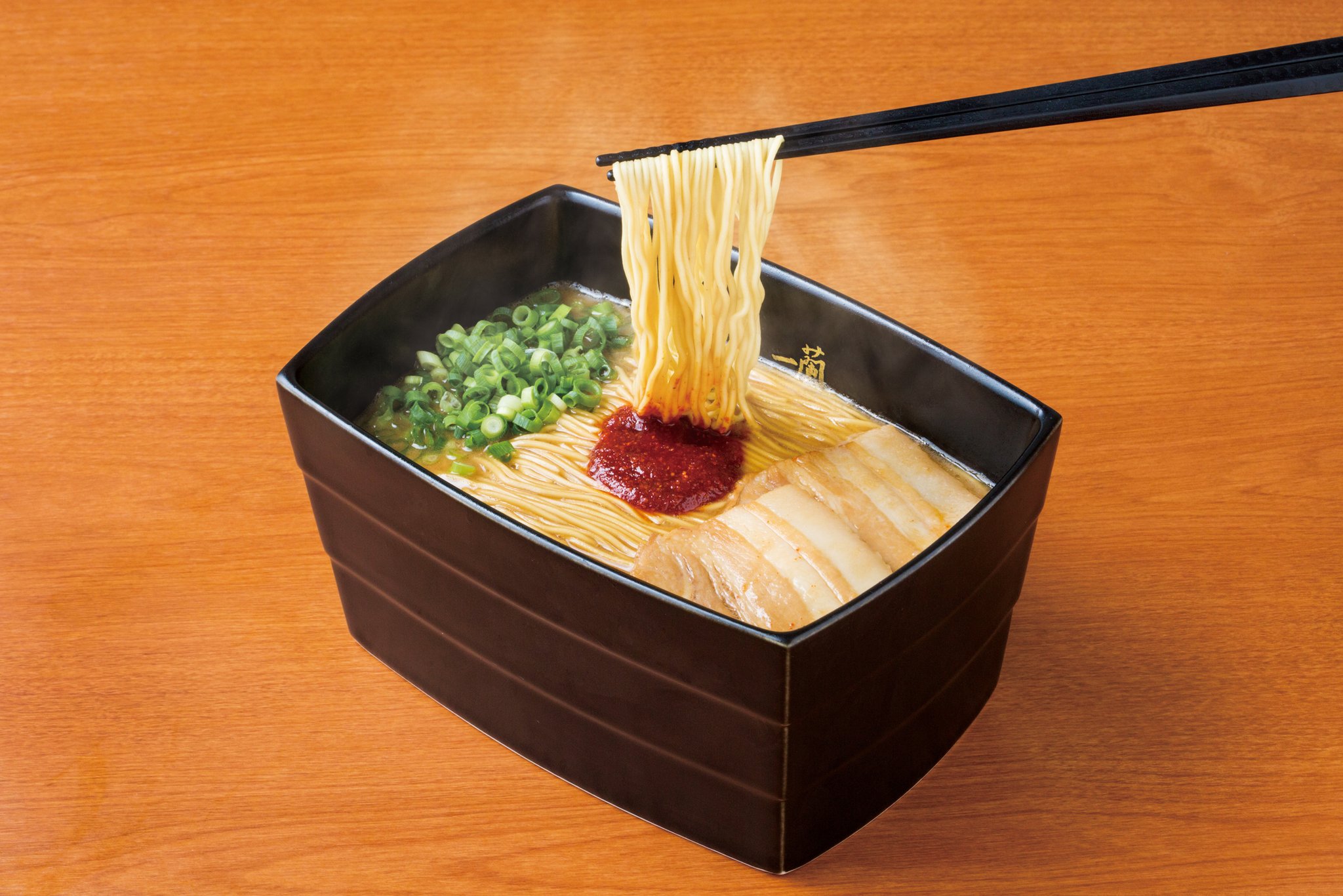 天然とんこつラーメン専門店 一蘭 على X: 