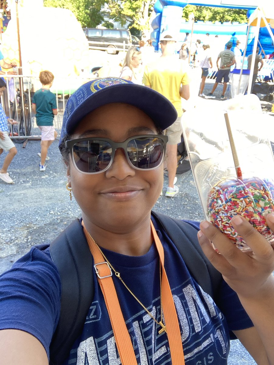 SpiveyJael's tweet photo. Hey everyone, I went to the festival with my mother and her friend. Since Friday September 1st, 2023🤵‍♀️🍭🍎🍏🍕🍕 https://t.co/CynCHN5YRD