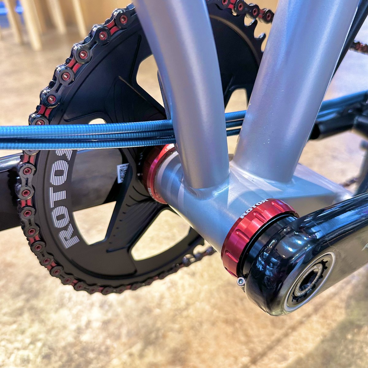 LORO_ONOMICHI's tweet image. BROMPTON CHPT3 カスタムご依頼誠にありがとうございました🌈
足回りを強化したいとの事でROTORをインストール👍ノーマルとのダイレクト感の違いを体感してみてくださいね🤩

#尾道 #brompton #bromptonlife #mybrompton #ROTOR