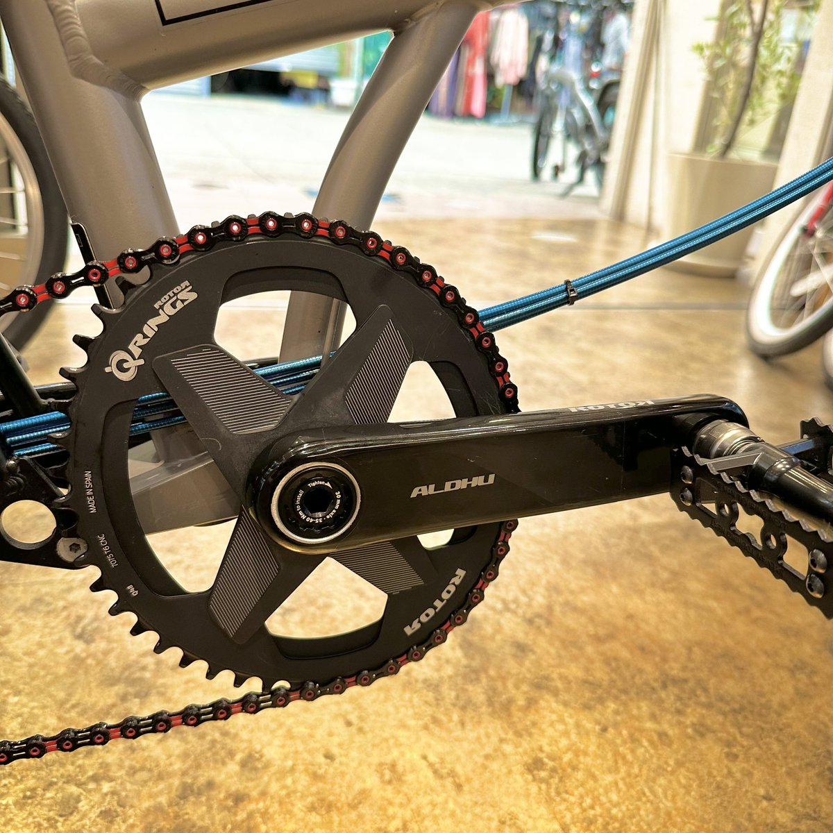 LORO_ONOMICHI's tweet image. BROMPTON CHPT3 カスタムご依頼誠にありがとうございました🌈
足回りを強化したいとの事でROTORをインストール👍ノーマルとのダイレクト感の違いを体感してみてくださいね🤩

#尾道 #brompton #bromptonlife #mybrompton #ROTOR