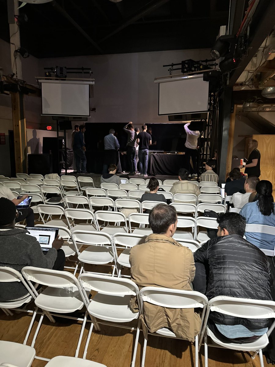 If you’re not showing up early to lock in seats at @aigrant_ demo day like @jacobandreou , what are you even doing with your Sunday?