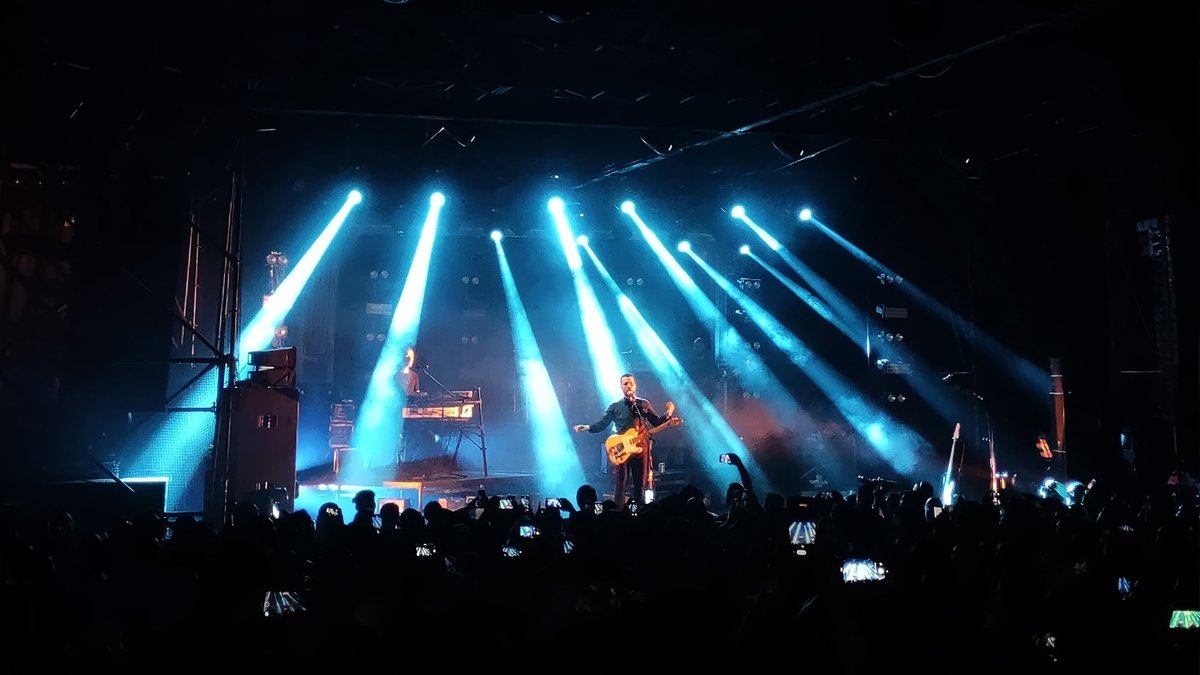 _Ivan__Sanchez's tweet photo. White Lies, en vivo...
@whiteliesmusic thanks for the excelent show!
#whitelies #asitrynottofallapart #asitrynottofallaparttour #biggerthanus #envivo #livemusic #conciertosgdl #conciertos #concierto #concerts #concert #guanamorteatroestudio #indierock #rockalternativo #ilovemusic https://t.co/qydSGxigTp