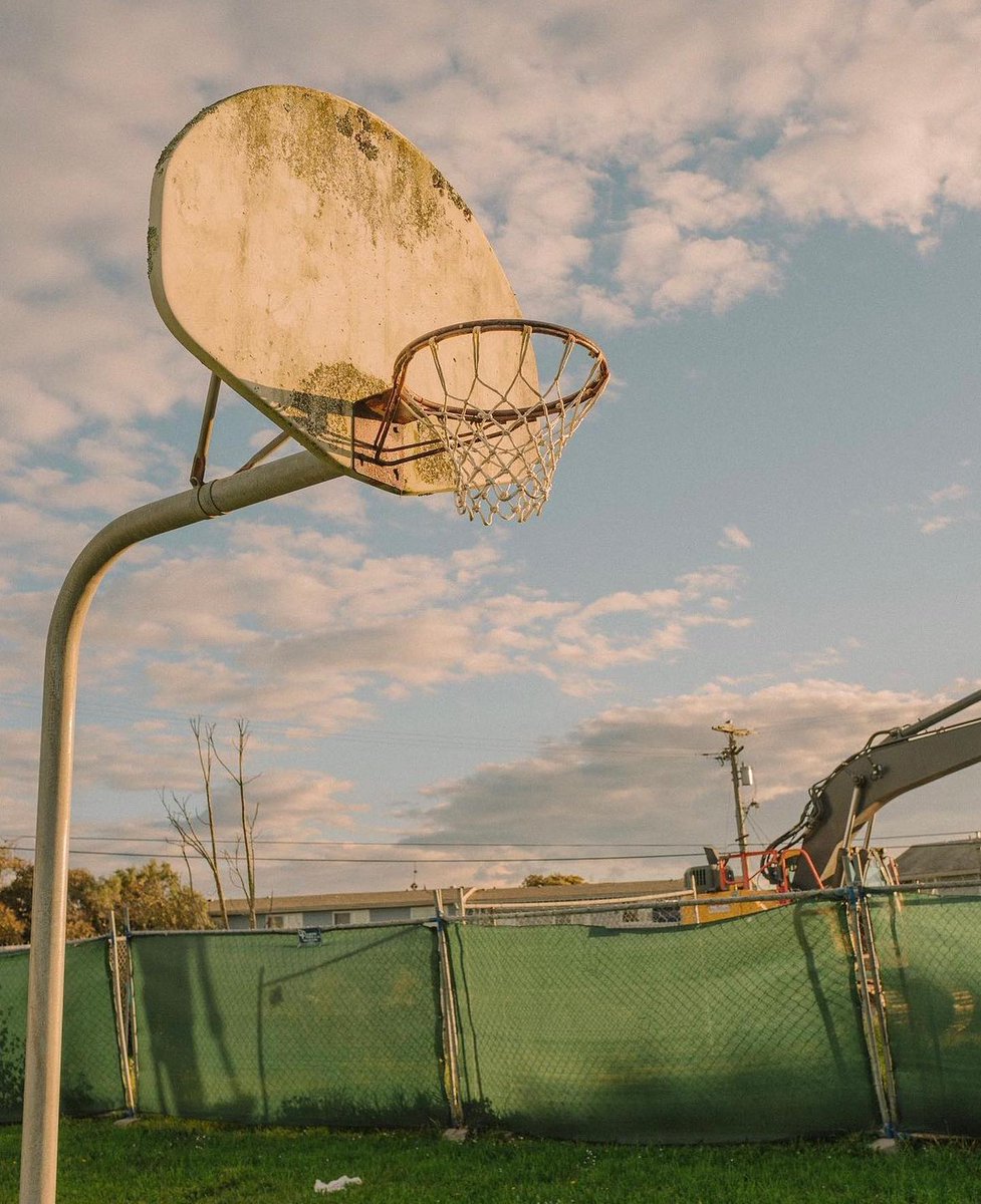 Dunking into Nostalgia: Where Legends Were Born 🏀🌟
#losangeles #lavibes #lakers #palms #socal #losangelesgrammers #cityofangels #beverlyhills #discoverla #lifestyle #vibes #latimes #losangelesvibes #lakersnation #dtla #downtown #conquer_la