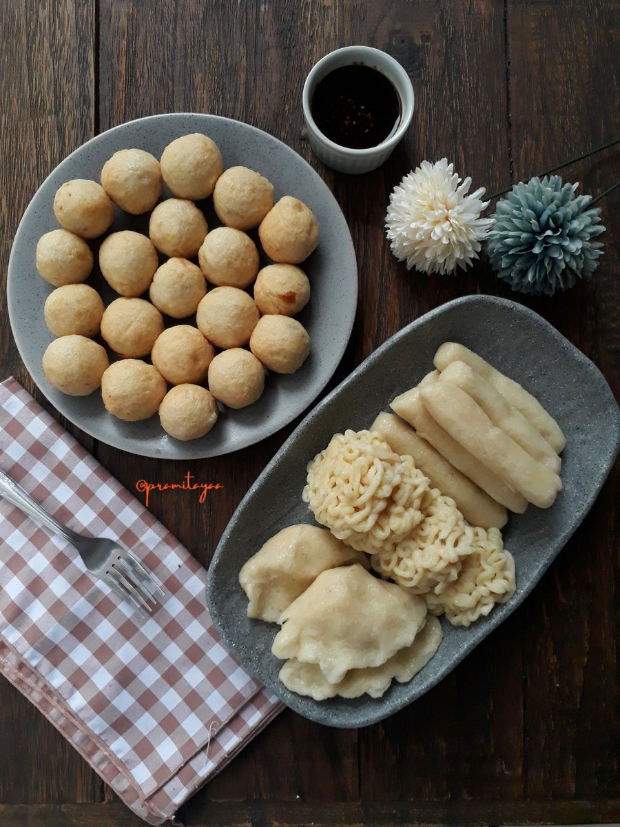 pramitayaa's tweet photo. Open PO lg nih buat stok cemilan km, dikirim hari Jumat, 29 Sept dr Condet, Jaktim.
Bs kirim keluar kota.

Menunya👇
Bolu karamel 45rb/box (isi 10 pcs)
Kue kaswi 35rb/box (isi 10 pcs)
Pempek mix 55rb/pack (isi 10 pcs)
Pempek kulit crispy 30rb/5 pcs

DM yg mau pesan ya❤ https://t.co/VNhjuShUkK