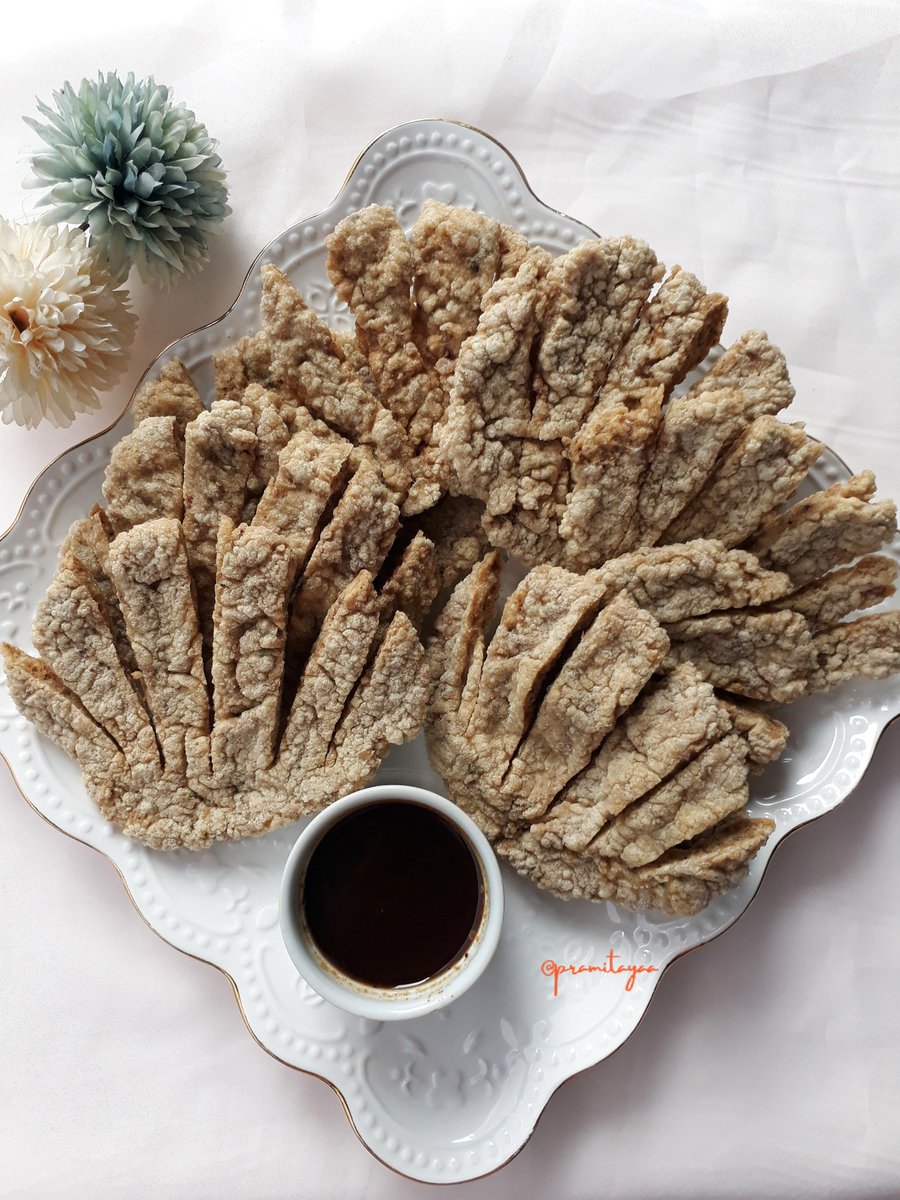 pramitayaa's tweet photo. Open PO lg nih buat stok cemilan km, dikirim hari Jumat, 29 Sept dr Condet, Jaktim.
Bs kirim keluar kota.

Menunya👇
Bolu karamel 45rb/box (isi 10 pcs)
Kue kaswi 35rb/box (isi 10 pcs)
Pempek mix 55rb/pack (isi 10 pcs)
Pempek kulit crispy 30rb/5 pcs

DM yg mau pesan ya❤ https://t.co/VNhjuShUkK