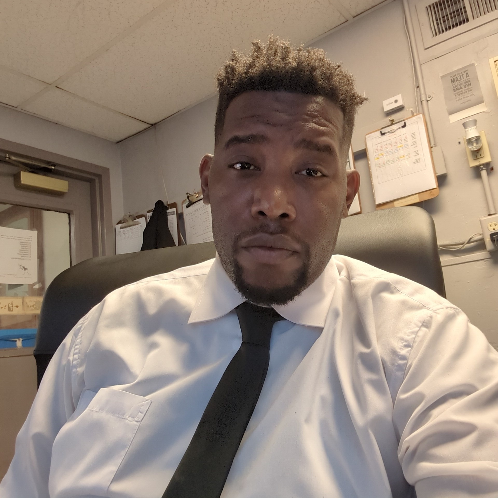 Wana fuck in my office https://t.co/vp8v7a7YKl
