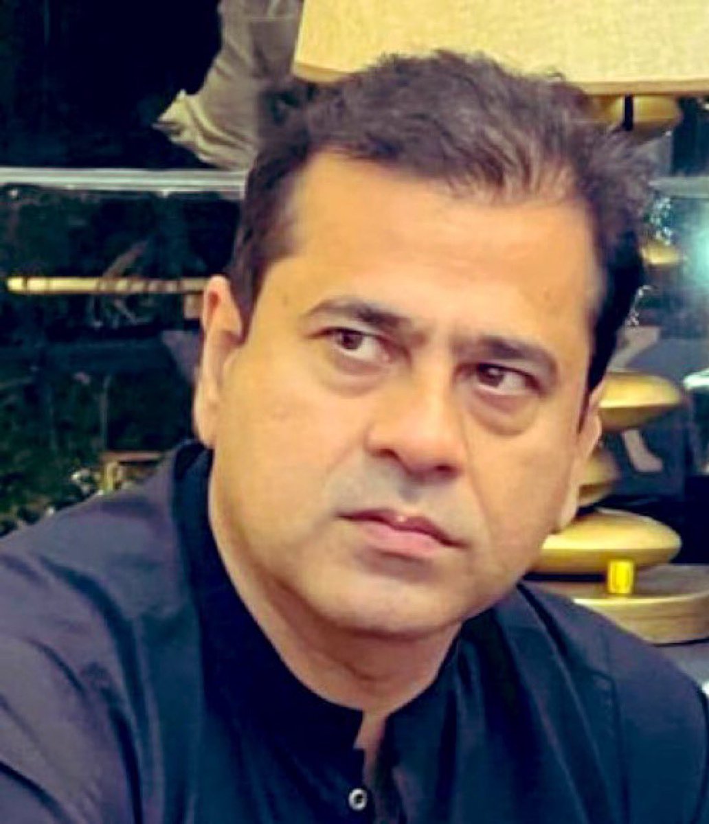 ایک طویل اور تاریک رات کاخاتمہ ۔۔عمران ریاض خان کی گھر واپسی الحمدللہ
اللہ کریم اس خاندان کی حفاظت فرمائیں۔ آمین 
#ImranRiazKhan