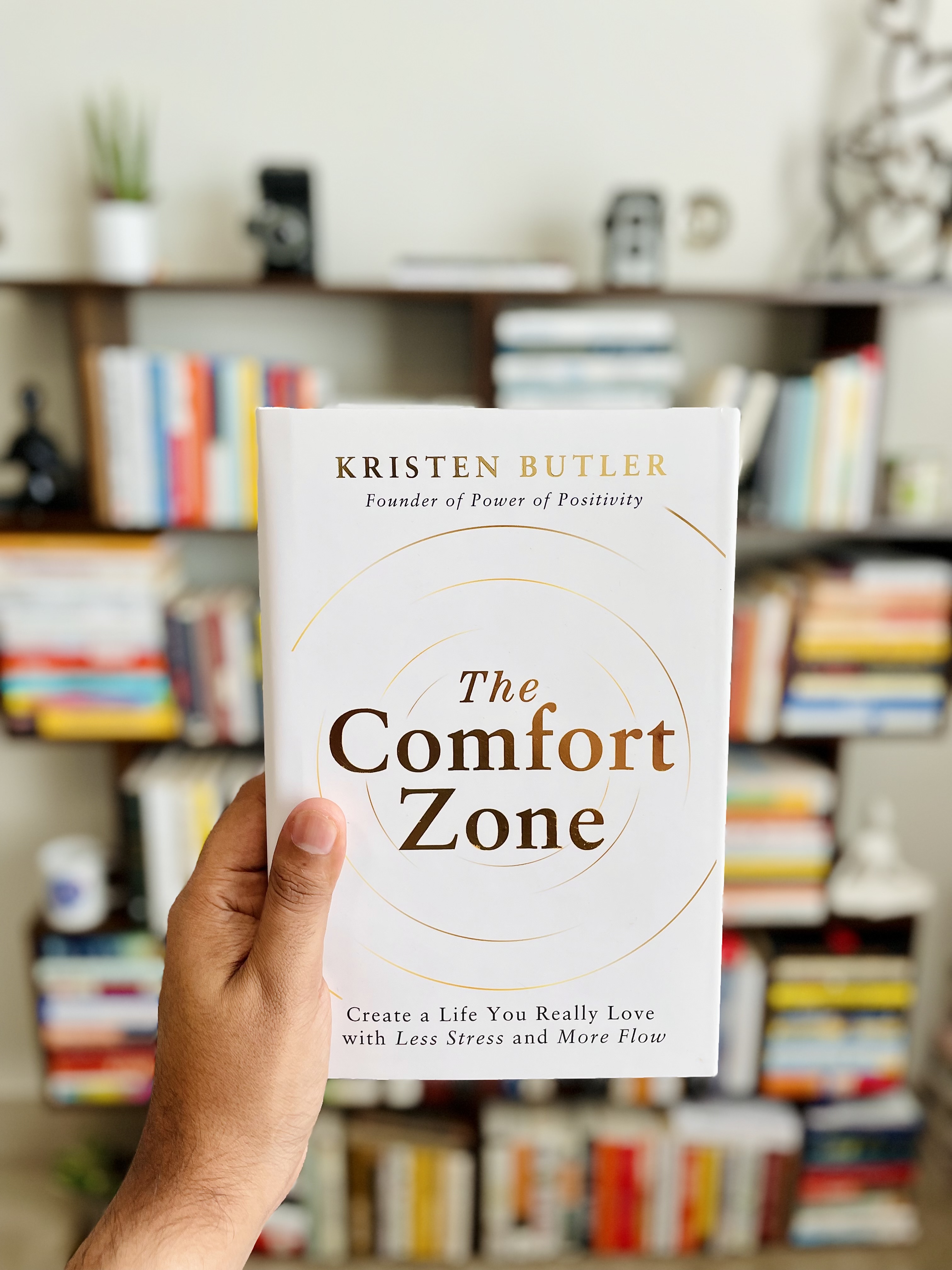 The Comfort Zone: Create a Life You Really Love with Less Stress and More  Flow: Butler, Kristen: 9781401971441: : Books