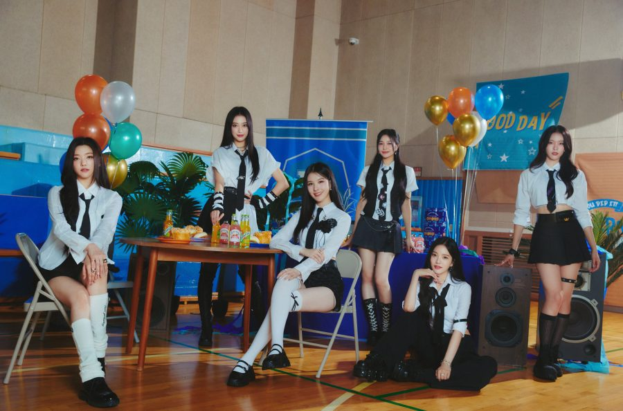 kchartsmaster's tweet photo. Weeekly will make their comeback on November 1st, IST Entertainment confirms. https://t.co/eWvjCEHsxg