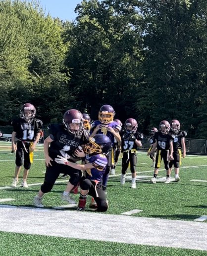 ShannonScheetz's tweet image. 💜💛Another football filled weekend. Youth football got to play on the sweet new MS field. These kids have no idea how lucky they are to have such nice facilities. We squeezed in a Friday night &amp;amp; Saturday swim with friends. 💦🌤️ #andrewmichaelscheetz #avonyouthfootball