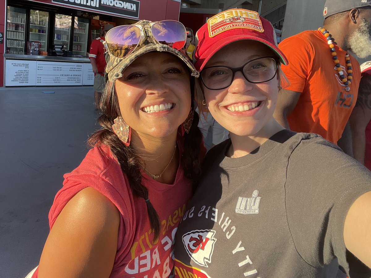 Mrs_Collier_6's tweet photo. Had wonderful weather for a great game! #ChiefsKingdom #LifeCollierized https://t.co/KlphJ89Daf