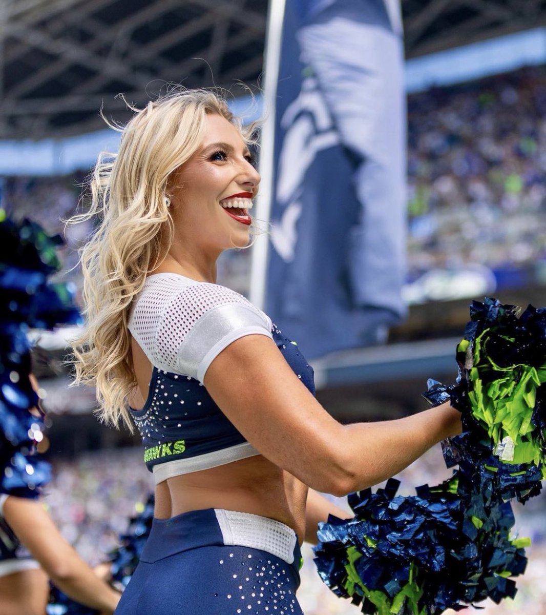 ProCheerRT's tweet photo. #Seadancer Caroline https://t.co/igCEvP6h7Y