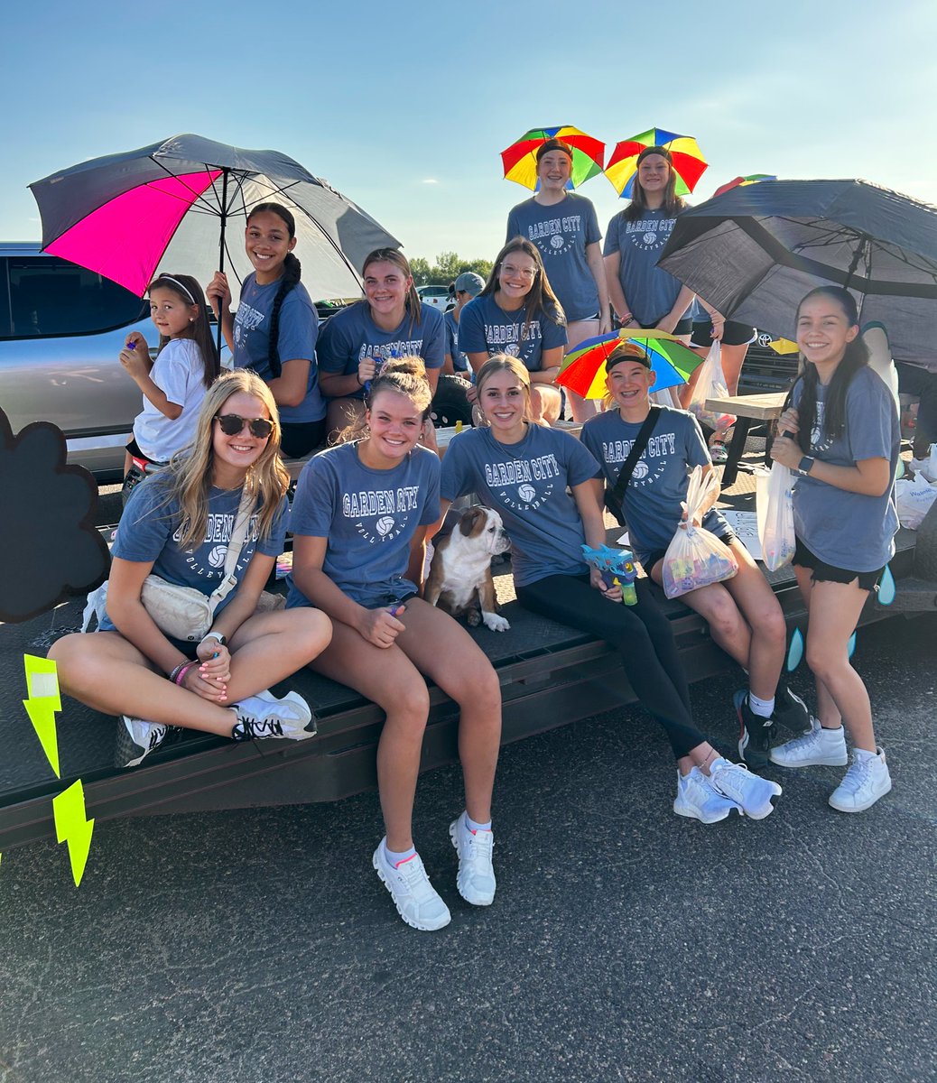 GCHSVolleyball1's tweet photo. HoCo Parade ✔️

Big thanks to @stucogchs for putting together a great event for our community. Perfect way to kickoff Homecoming Week for the Buffs! 

⚡️⛈️🦬 #1Herd #ThroughTheStorm https://t.co/En0GDdDE7U